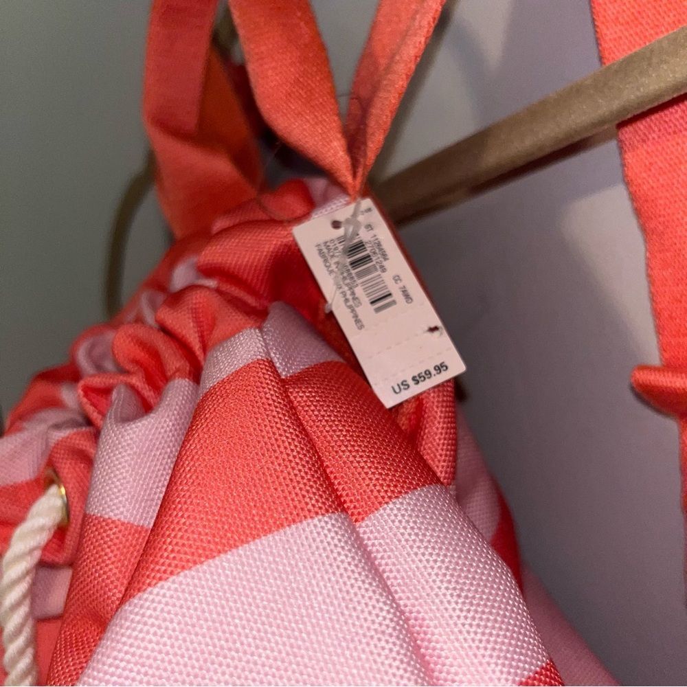 NWT $60 VS Striped Drawstring Beach Cooler Bucket Bag Backpack Vacation - Picture 9 of 9
